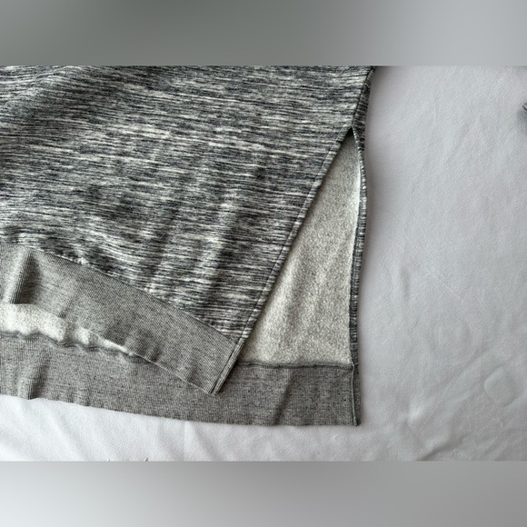 Latched Mama Deluxe Crewneck Nursing Maternity Sweater - XS/S - Picture 5 of 10